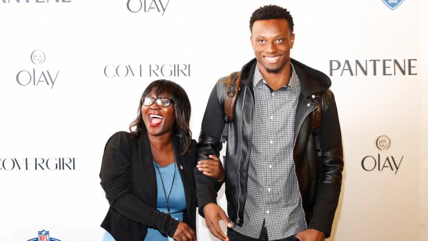 eli-apple-annie-apple-nfl-draft-2016.jpg